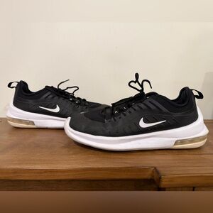 Nike Air Max Axis Black/White Sneakers Women’s Size 8